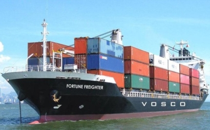 Vietnam Ocean Shipping (VOS) did not announce a series of resolutions on buying and selling ships, reporting a loss of nearly 54 billion VND in the first quarter of 2025