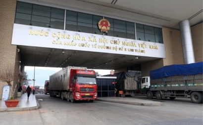 Tỉnh Lào Cai đồng ý chủ trương mở rộng mô hình vận chuyển hàng hóa hai chiều qua Cửa khẩu quốc tế Kim Thành