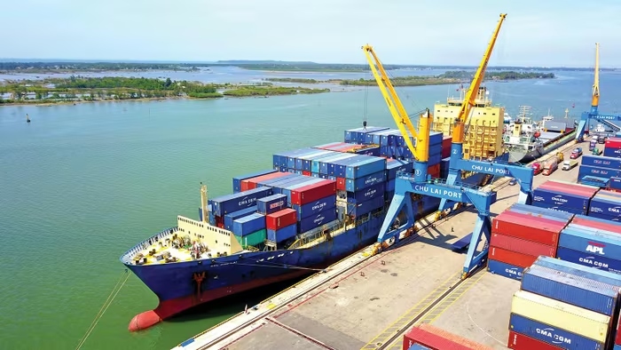 The global maritime transport market is entering a slowdown after a period of strong growth