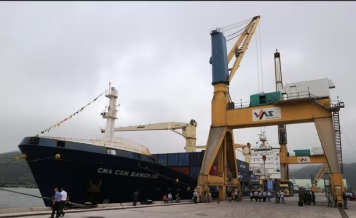 Tại khu vực Thanh Hóa hiện đã có hãng tàu mở tuyến vận tải container đi nội địa và đi quốc tế.