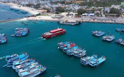 Building Phu Quy into an offshore marine economic center